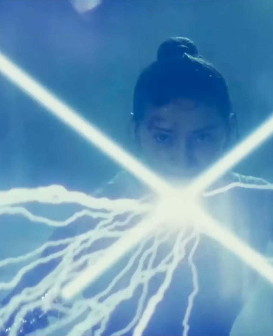 Rey sends Palpatine’s lightning back